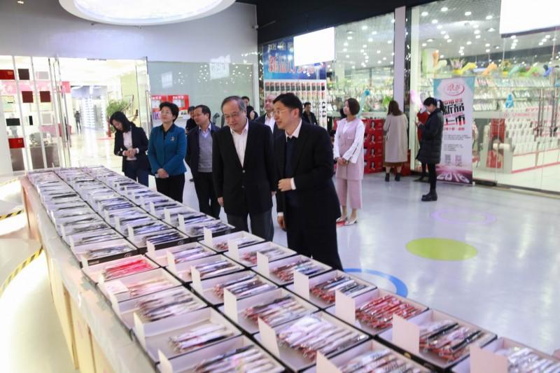 揭秘浪莎的董事长身份，一位商业领袖的崛起与传奇