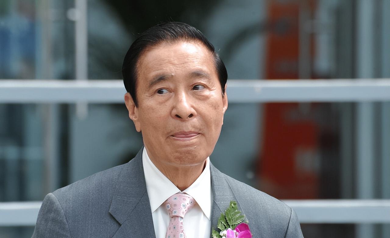 揭秘真相，李兆基与李嘉诚之间的血脉关系探秘