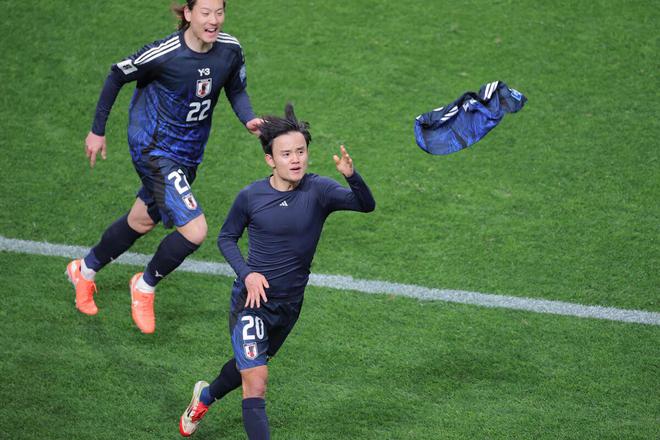 日本队以2-0战胜巴林队，提前三轮晋级世界杯！足球强国展现霸气风采