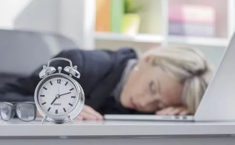 每天睡一小时会死吗？探究睡眠与生命的关系