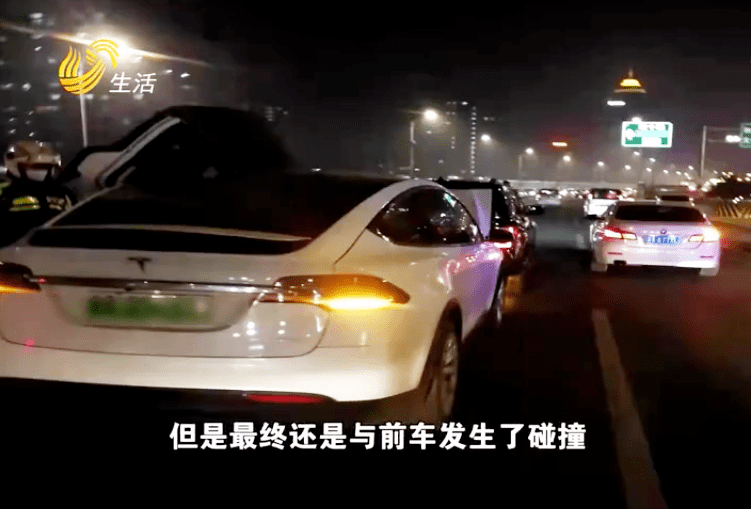 特斯拉拥堵跟车，智能时代的驾驶新体验
