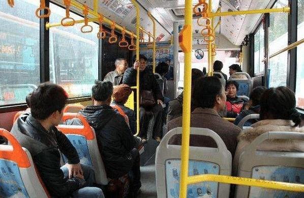 坐客车尿裤子，尴尬经历中的反思与成长
