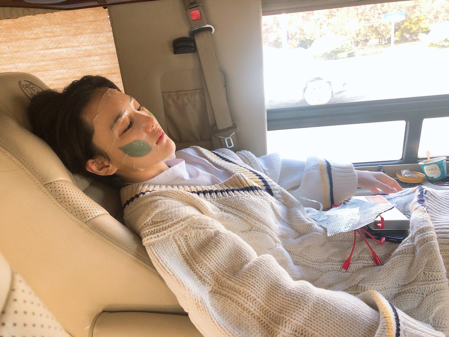 男子高铁上脱鞋并殴打劝阻者被行拘事件分析