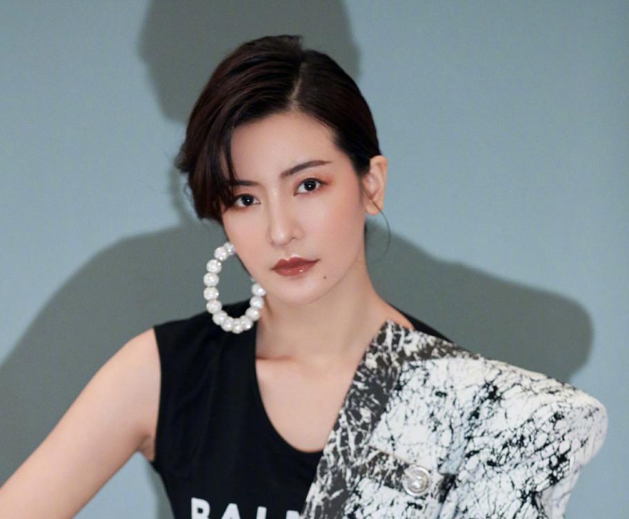 探究魅力之源，为什么如此多的00后支持李晟？