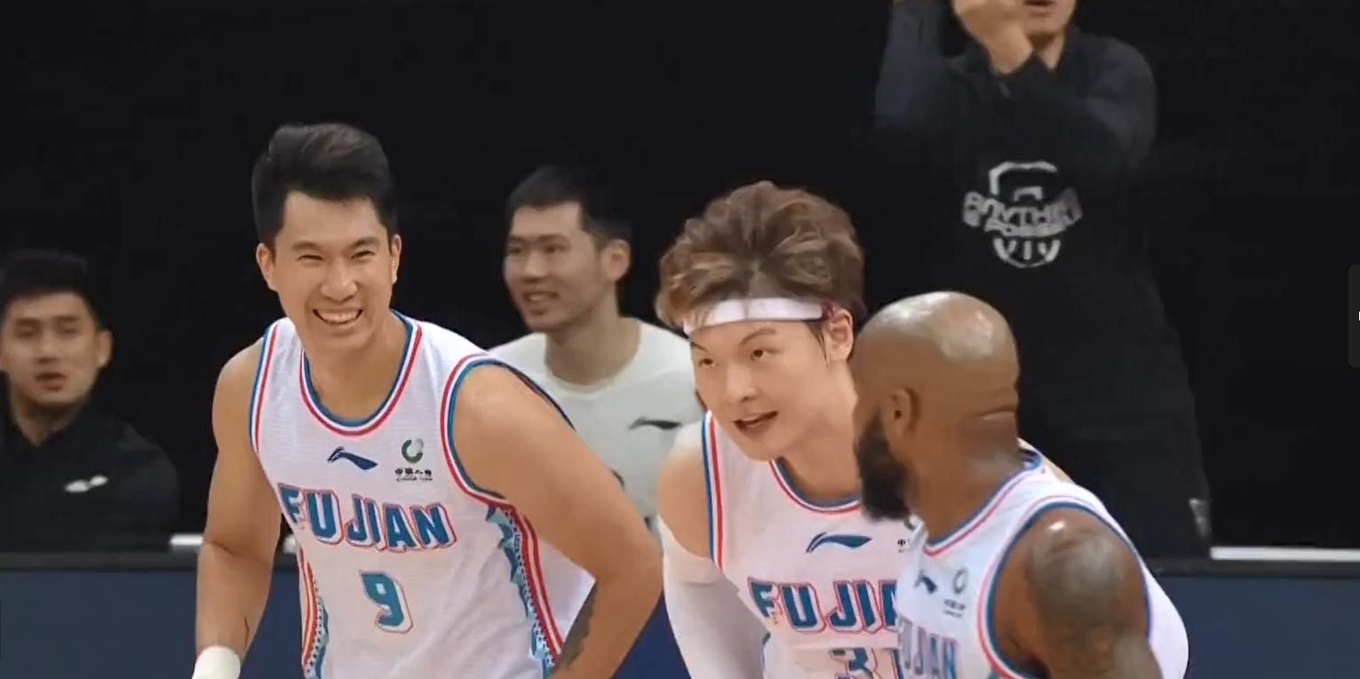 北控114-110力克福建男篮，铁血之战的热血瞬间