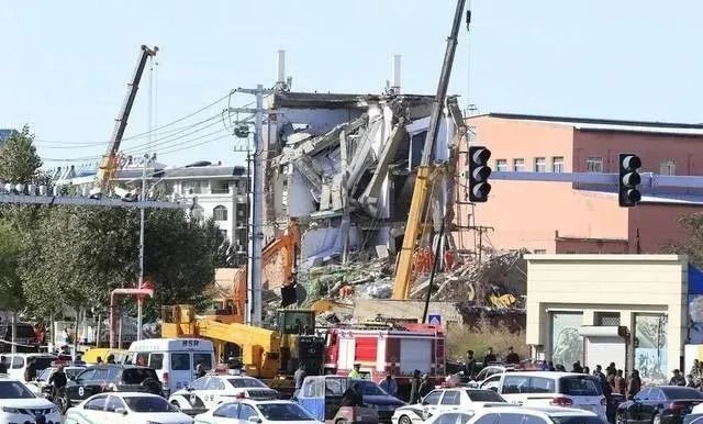 青岛炸毁18栋楼事件深度解析