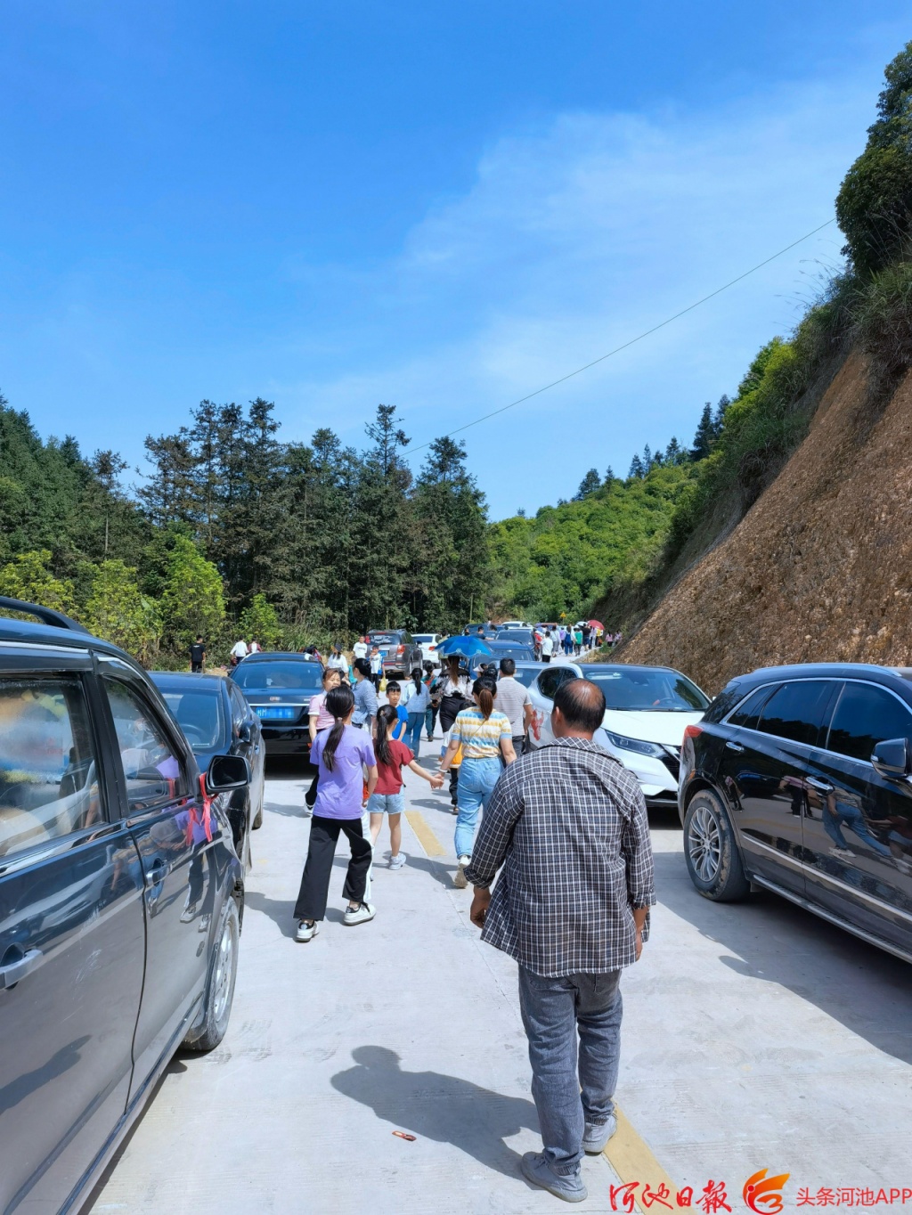 一顶帐篷带火一个村，揭秘旅游带动下的乡村新生机
