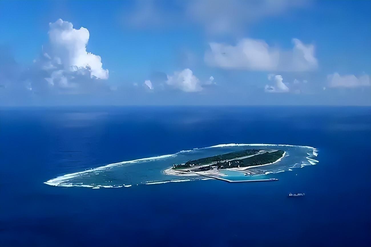 辽宁舰与山东舰，双舰合璧，共筑海疆之梦