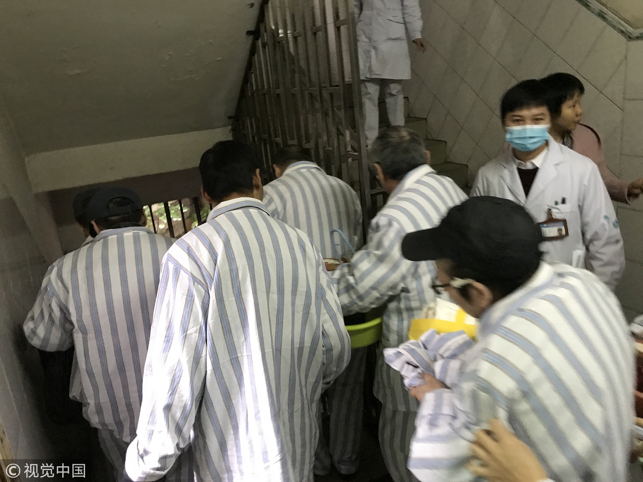精神病被强制送医，理解、尊重与关怀的重要性