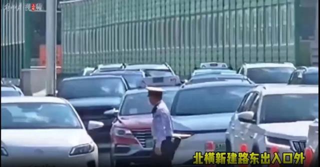 清明路上堵成猪肝红，城市拥堵现象深度解析