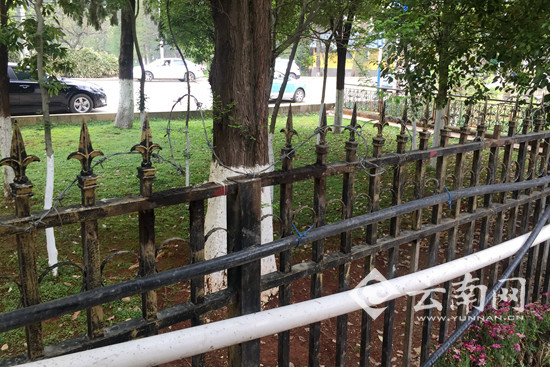 越狱大挑战，铁栅栏怎么翻过去