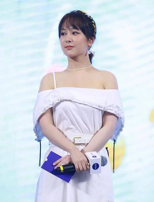 杨紫李祯幅巾造型，古典与现代的完美融合