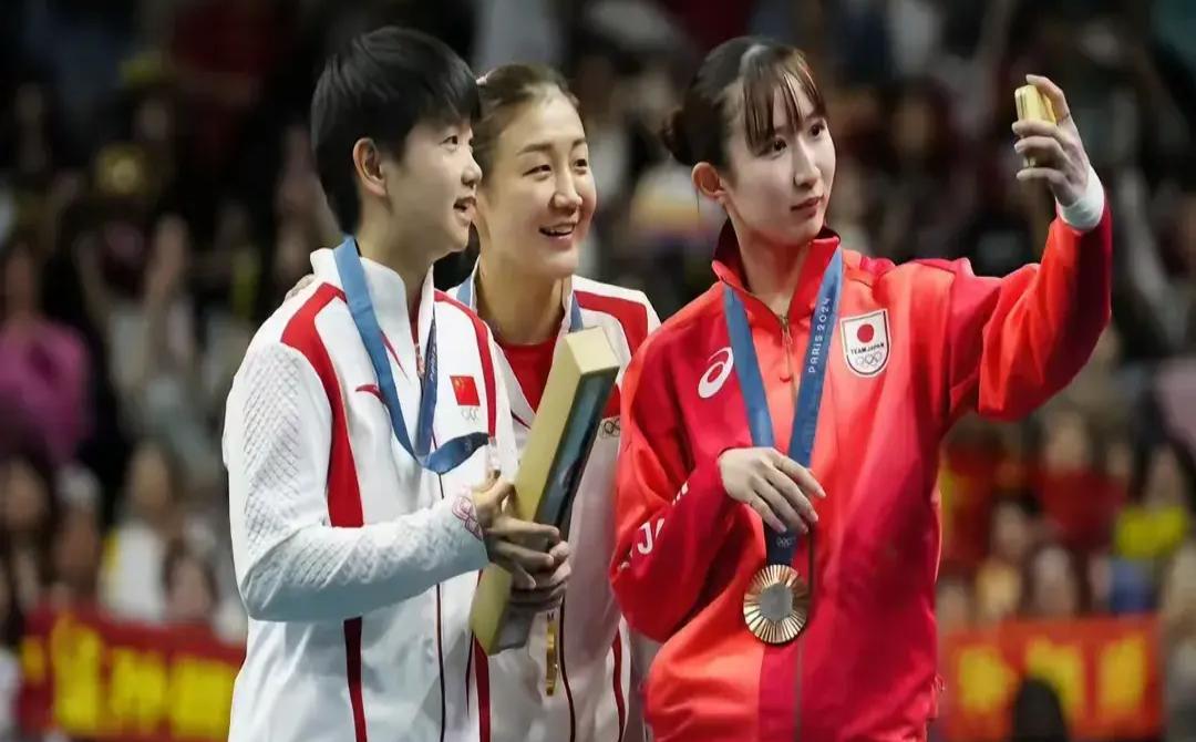 孙颖莎关键局神仙球叹为观止