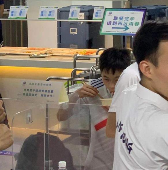 全红婵回应如何克服生长发育期——挑战与突破