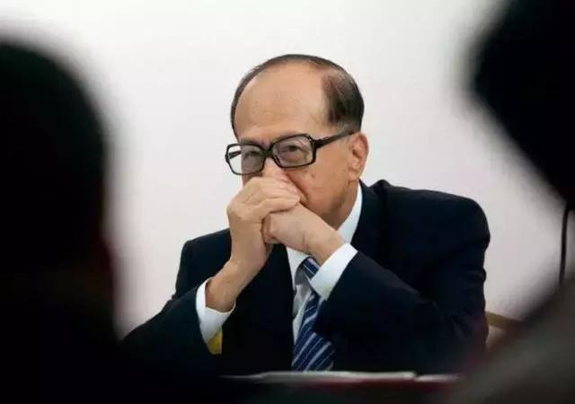 十话李嘉诚，商海传奇的人生轨迹