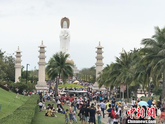 橘子洲景区人气爆棚，旅游热潮涌动长沙