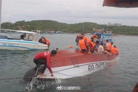 贵州两游船侧翻目击者，骤降暴雨背后的惊魂时刻