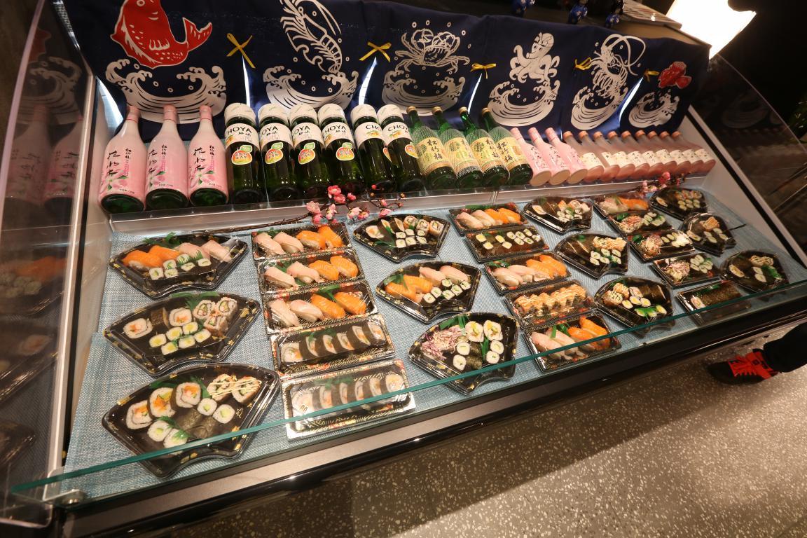 酒店送餐机器人价格大揭秘，究竟要多少钱？