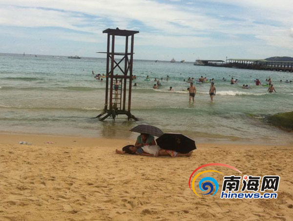 三亚海边被咬