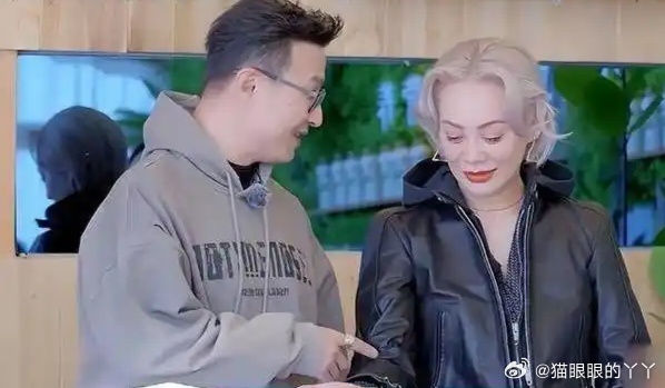 汪峰回应与宁静牵手的背后故事